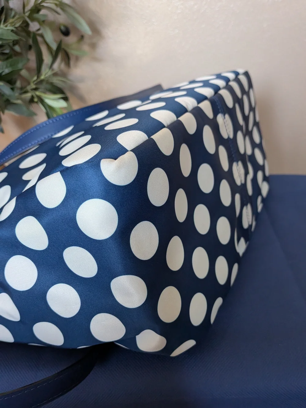 kate spade stylish spacious